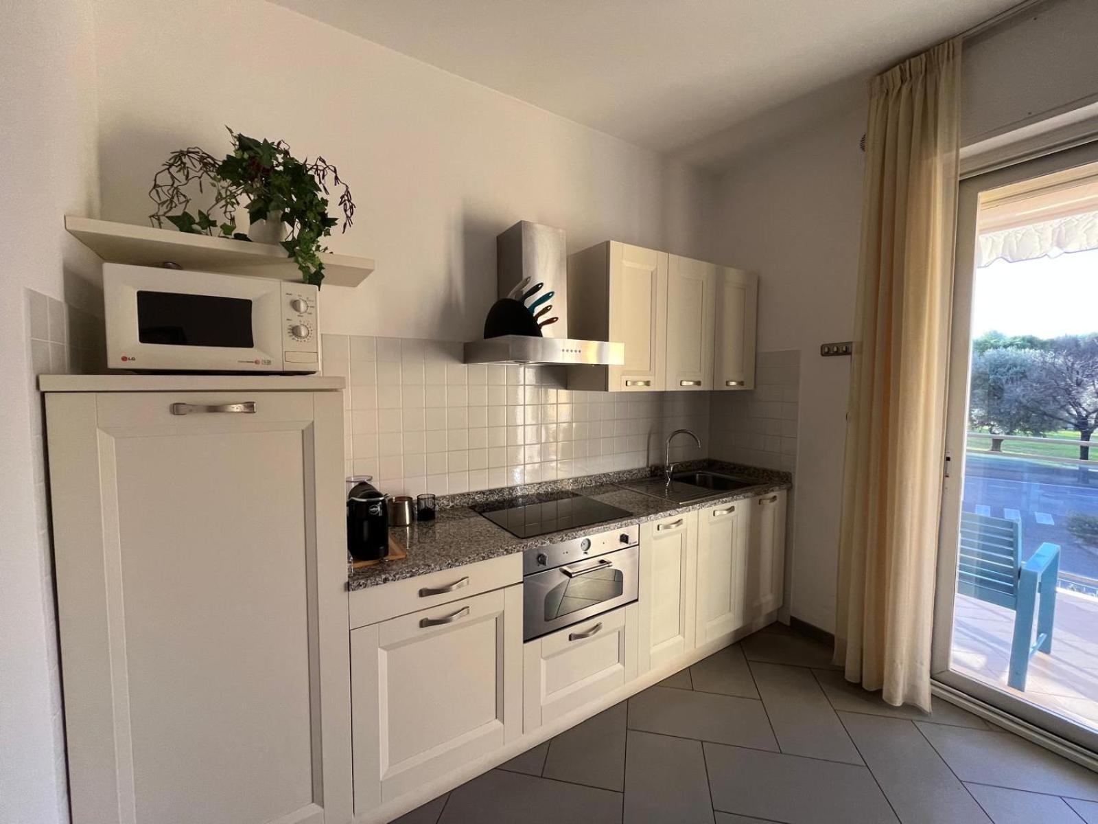 Dea Apartments Albenga Exterior photo